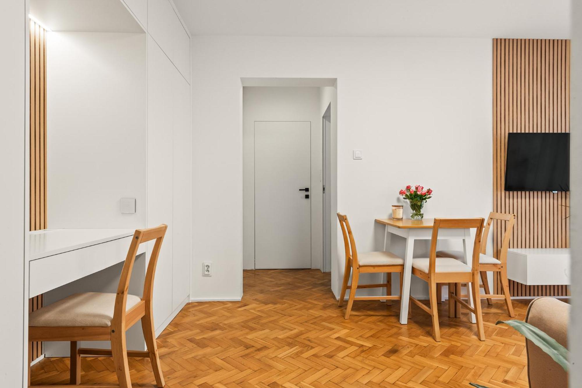 Rentplanet - Apartamenty Przy Palacu Kultury I Nauki Варшава Екстериор снимка